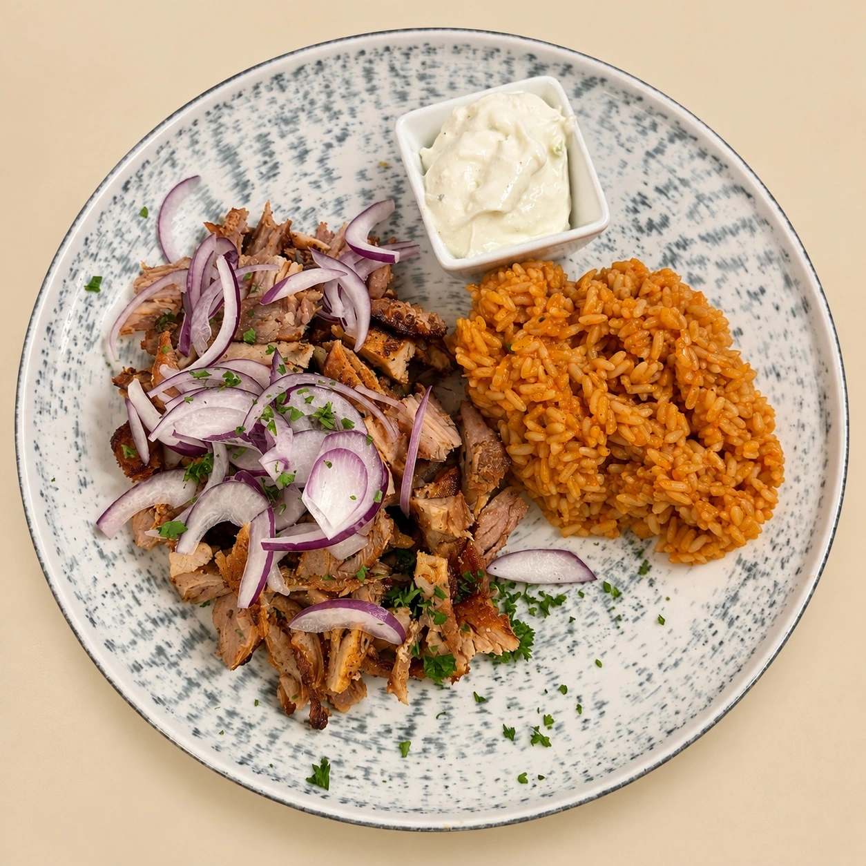 Gyros mit Reis und Tzatziki im Acanto